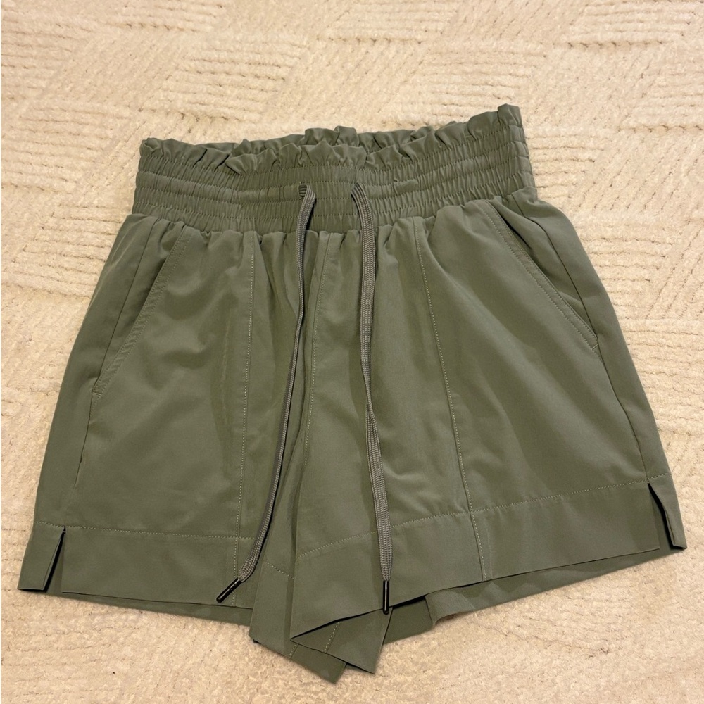 A&F | High-waisted active shorts